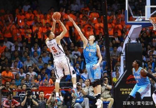 手提供足够 手提供足够