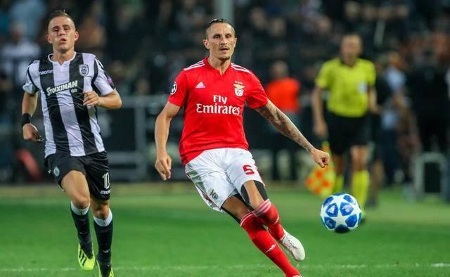 随着他的手 随着他的手