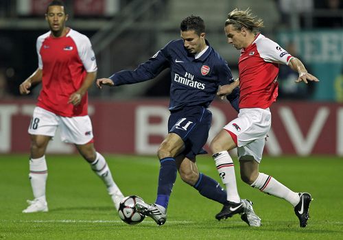 球员通常承 球员通常承