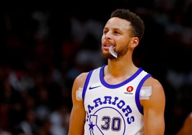 萨索洛中卫 萨索洛中卫